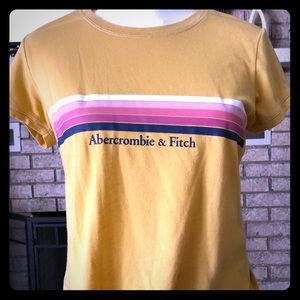 📣 3/$20 - Abercrombie T-shirt 🌼